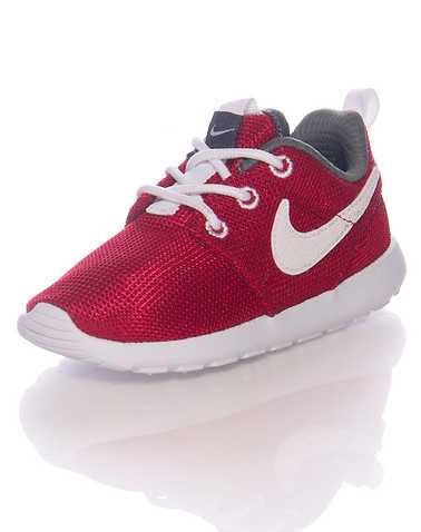 NIKE GIRLS Red Footwear / Sneakers 5C