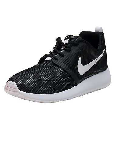 NIKE BOYS Black Footwear / Sneakers