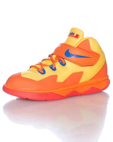 NIKE BOYS Orange Footwear / Sneakers 2Y