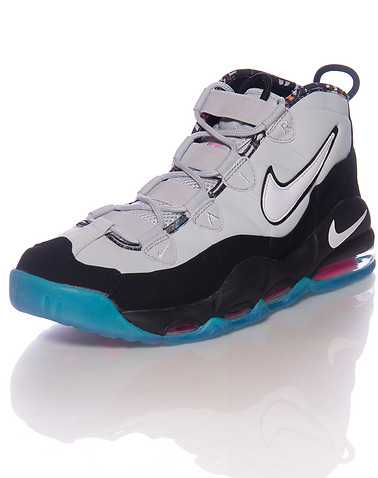 NIKE SPORTSWEAR MENS Black Footwear / Sneakers 7.5