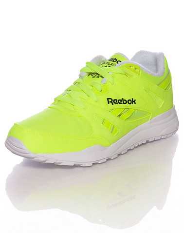 REEBOK BOYS Yellow Footwear / Sneakers 4.5