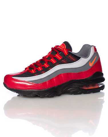 NIKE BOYS Multi-Color Footwear / Sneakers 5.5Y