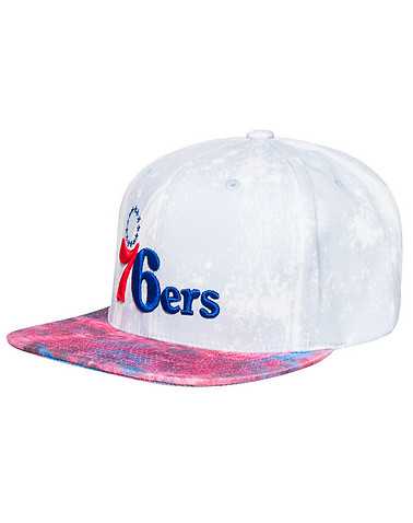 MITCHELL AND NESS MENS White Accessories / Caps Snapback One Size