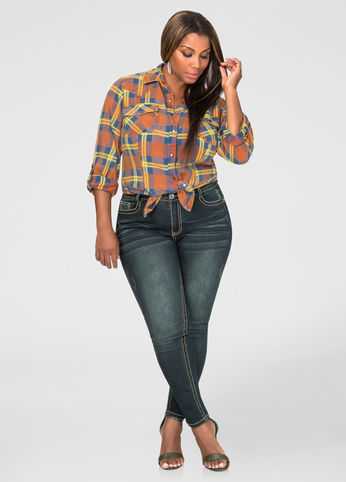 Embroidered Back Pocket Skinny Jean