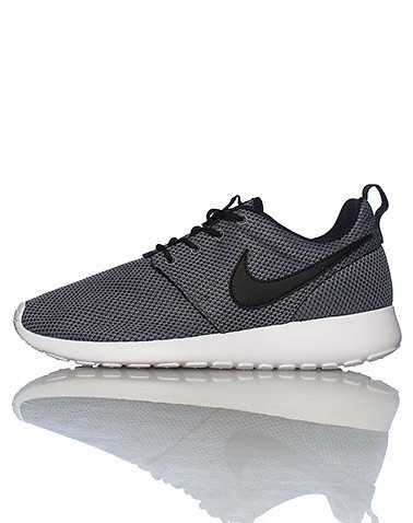 NIKE BOYS Grey Footwear / Sneakers