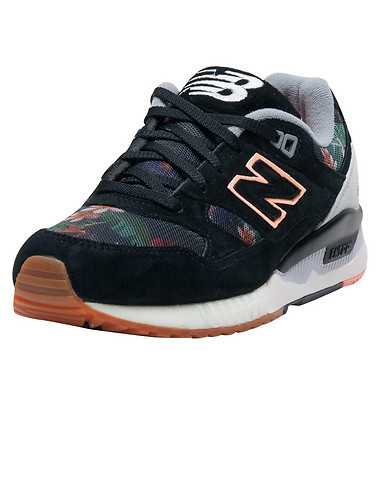 NEW BALANCE WOMENS Black Footwear / Sneakers
