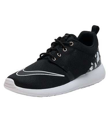 NIKE BOYS Black Footwear / Sneakers