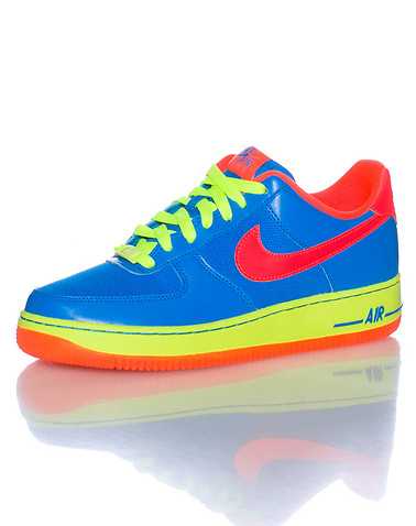 NIKE BOYS Blue Footwear / Sneakers 6Y