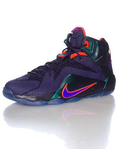 NIKE BOYS Purple Footwear / Sneakers 6Y