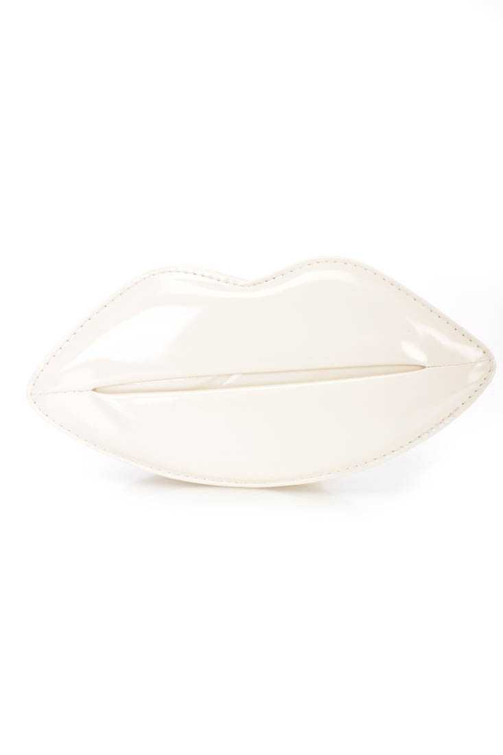 Cream Lip Faux Leather Chain Link Zipper Handbag