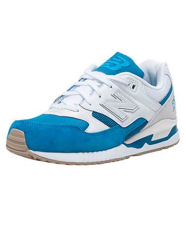 NEW BALANCE WOMENS Medium Blue Footwear / Sneakers