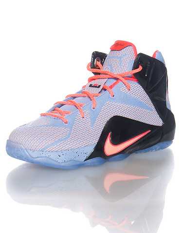 NIKE BOYS Grey Footwear / Sneakers 6.5Y