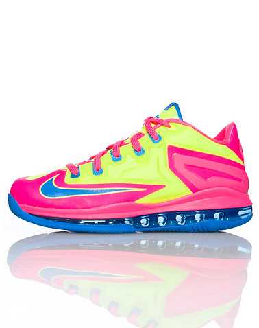 NIKE GIRLS Multi-Color Footwear / Basketball 4.5Y