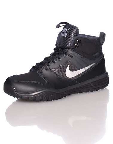 NIKE BOYS Black Footwear / Boots 11C