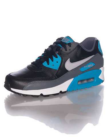NIKE BOYS Black Footwear / Sneakers 4.5Y