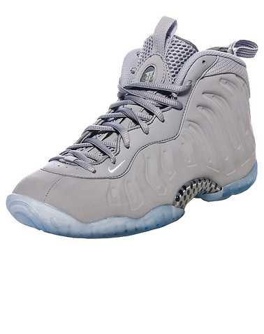 NIKE BOYS Grey Footwear / Sneakers