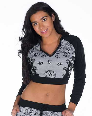 ESSENTIALS WOMENS Black Clothing / Sweatshirts L