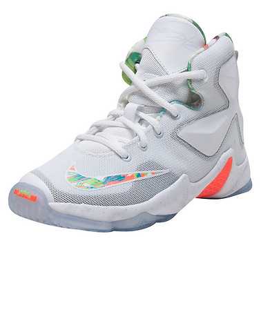 NIKE BOYS White Footwear / Sneakers