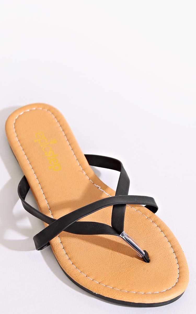 Goleta Bar Flip Flops - Black in Size 5 by Styles For Less