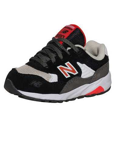 NEW BALANCE BOYS Black Footwear / Sneakers 4C
