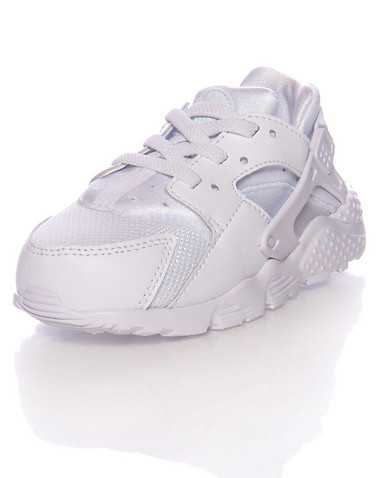 NIKE BOYS White Footwear / Sneakers
