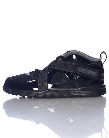 NIKE BOYS Black Footwear / Sneakers 4C