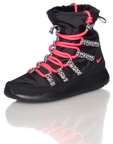 NIKE GIRLS Black Footwear / Boots 6Y