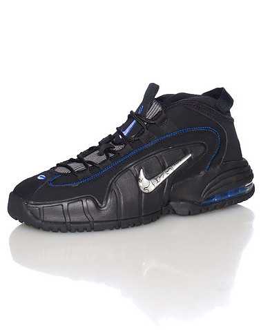 NIKE BOYS Black Footwear / Sneakers
