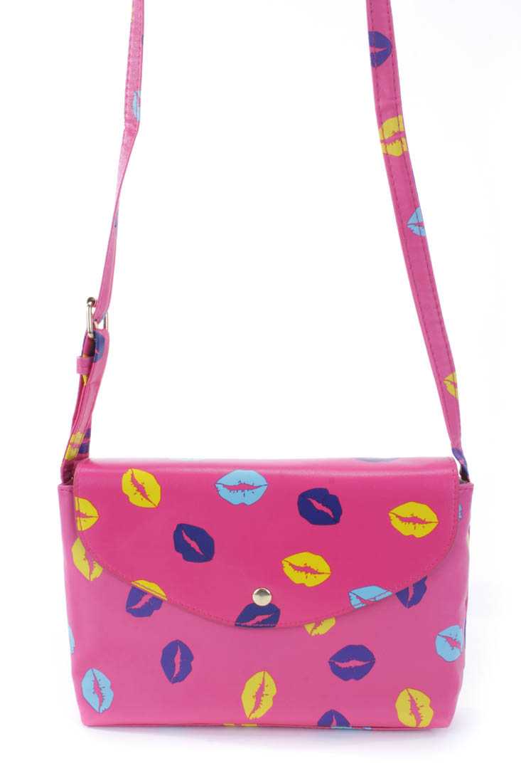 Fuschia Lip Pattern Shoulder Strap Handbag