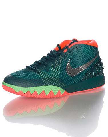 NIKE BOYS Green Footwear / Sneakers 5.5Y