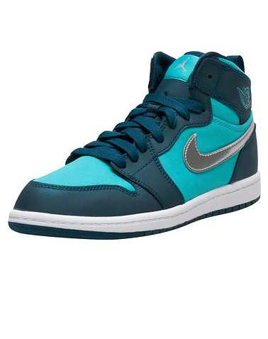 JORDAN GIRLS Medium Green Footwear / Sneakers