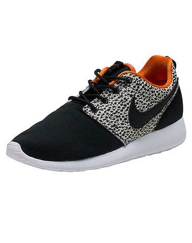 NIKE BOYS Black Footwear / Sneakers