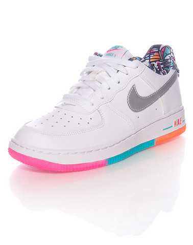 NIKE BOYS White Footwear / Sneakers 3Y
