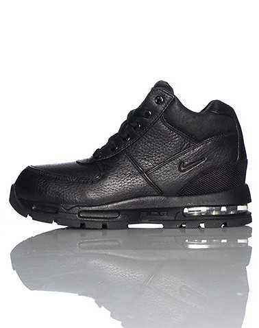 NIKE BOYS Black Footwear / Boots