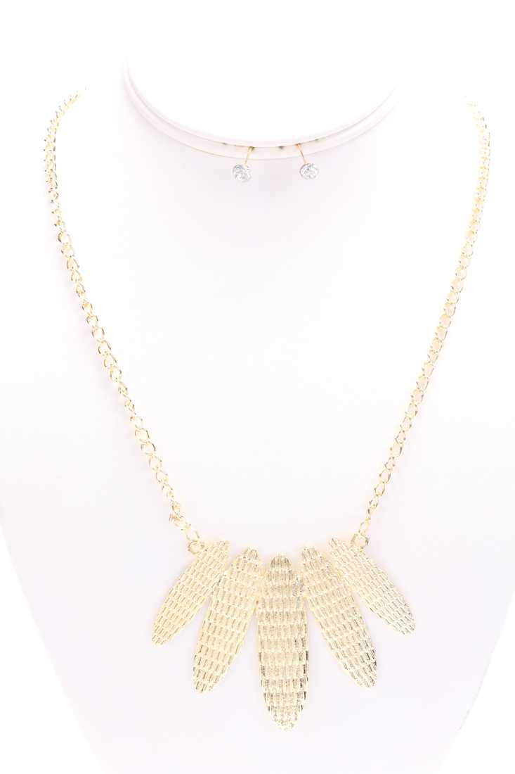 Gold Pendant And Earring Accessory Set