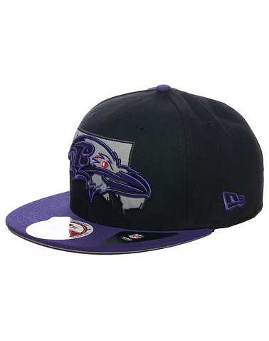 NEW ERA MENS Black Accessories / Caps Snapback M/L