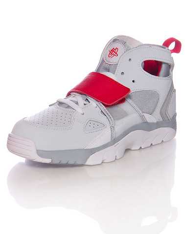 NIKE BOYS Grey Footwear / Sneakers 2Y
