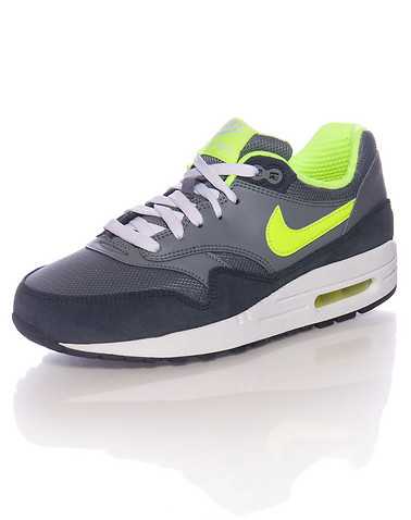 NIKE BOYS Grey Footwear / Sneakers 5.5Y