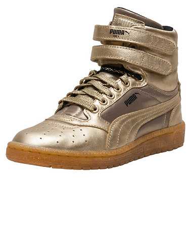 PUMA WOMENS Gold Footwear / Casual 5.5
