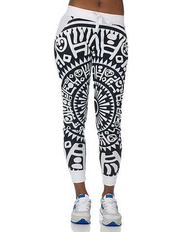 ESSENTIALS WOMENS White Clothing / Bottoms S