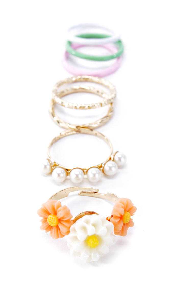 Peach Gold Flower Pearl Detail Colorful Ring Set