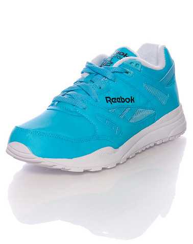 REEBOK BOYS Medium Blue Footwear / Sneakers 6