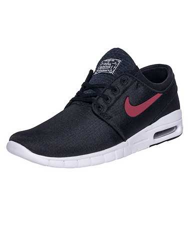 NIKE MENS Black Footwear / Sneakers