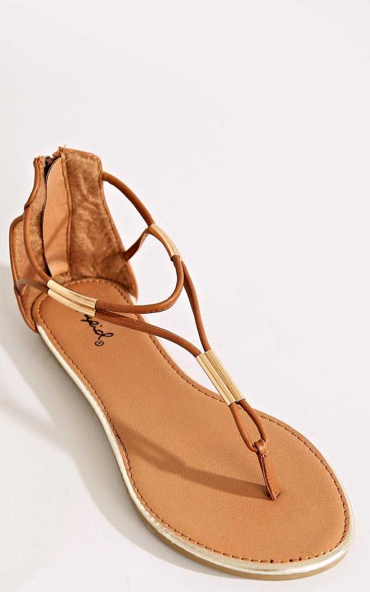 QUPID Amber T Strap Sandals - Camel in Size 7.5 by Styles For Less