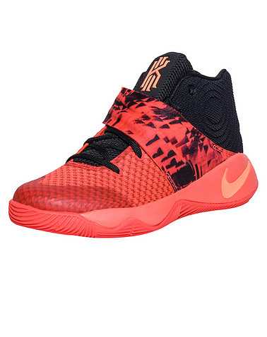 NIKE BOYS Medium Red Footwear / Sneakers