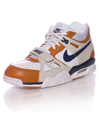 NIKE BOYS Multi-Color Footwear / Sneakers 6Y