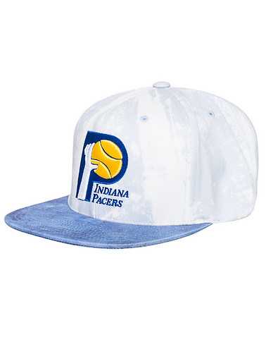MITCHELL AND NESS MENS White Accessories / Caps Snapback One Size