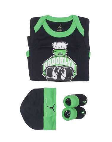 JORDAN BOYS Green Accessories / Onesies 0-6