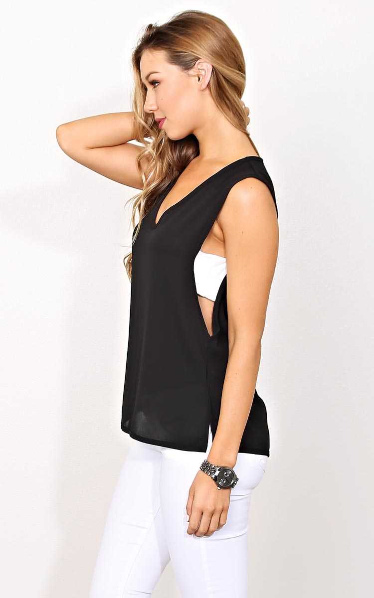 Sleek Colorblock Woven Tunic - MED - Black/White in Size Medium by Styles For Less