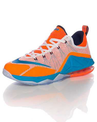 NIKE BOYS Multi-Color Footwear / Sneakers 4.5Y
